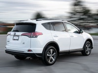 2018 Toyota Rav4 LE PKG AWD White Exterior on Black Interior comes with Back up Camera ,Heated seats... (image 5)