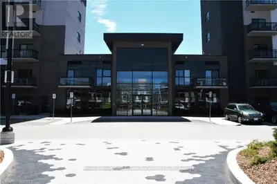 511 - 102 GROVEWOOD COMMON Oakville (GO Glenorchy), Ontario