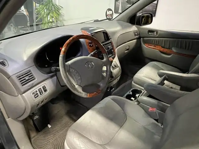 2007 Toyota Sienna XLE LTD AWD in Cars & Trucks in City of Montréal - Image 15