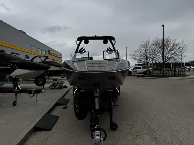 2025 Moomba Mojo in Powerboats & Motorboats in Edmonton - Image 10