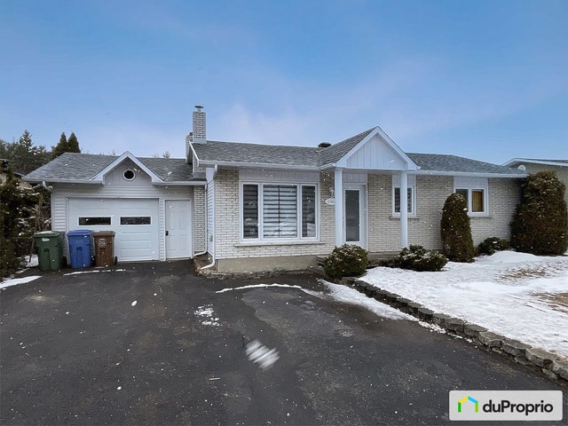 $366,000 - Bungalow for sale in Chicoutimi (Chicoutimi) — photo 1