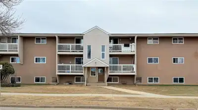 B14//Brandon/Discover this beautifully renovated 2-bedroom, 1-bath apartment condo in a highly desir...
