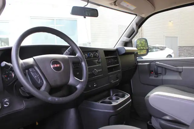 2023 GMC Savana Cargo Base in Cars & Trucks in Comox / Courtenay / Cumberland - Image 11