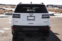 This Jeep Cherokee has a dependable Intercooled Turbo Gas/Electric I-4 1.6 L/98 engine powering this... (image 2)