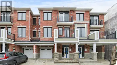 Welcome to 11 Keppel Circle, a stunning freehold townhouse in the heart of West Brampton, built by t...