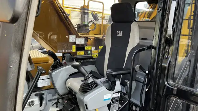 2018 Caterpillar 326F L Excavator in Heavy Trucks in Edmonton - Image 16