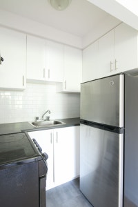 Akelius one bedroom apartment for rent. Located near Avenue Galt in the Verdun neighborhood, Montrea... (image 2)