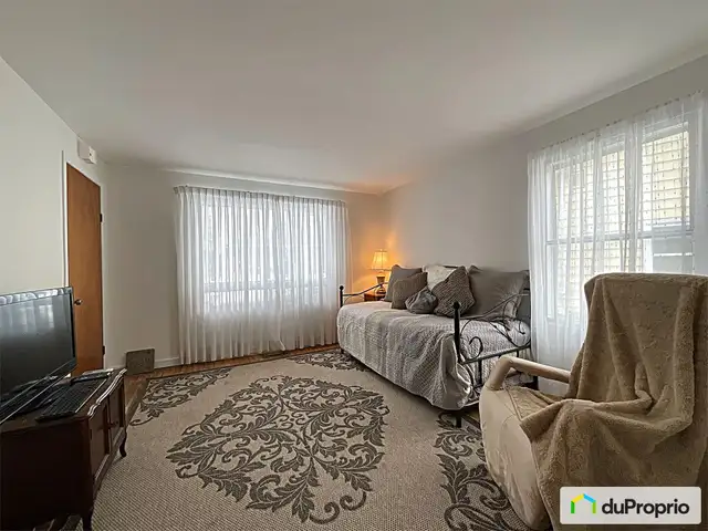 $549,000 - 1 1/2 Storey for sale in St-Laurent in Houses for Sale in City of Montréal - Image 3