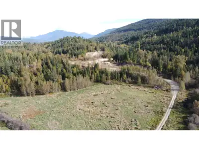 Located in central Malakwa is this 40 acre parcel with an active 20+ acre listed parcel in front. Zo...