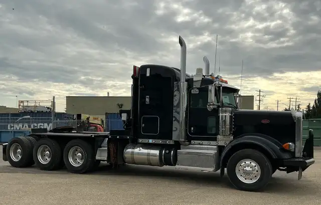 2012 PETERBILT 367 Winch Truck in Heavy Equipment in St. Albert - Image 3
