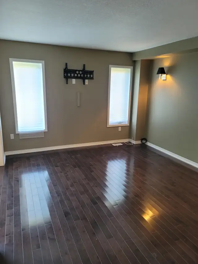 Spacious 4-Bedroom Family Home Across from the Park! in Long Term Rentals in Brantford - Image 8
