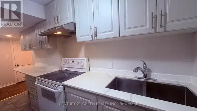 BASEMENT - 44 PRAIRIE CREEK CRESCENT Brampton (Bram West), Ontar in Long Term Rentals in Mississauga / Peel Region - Image 7