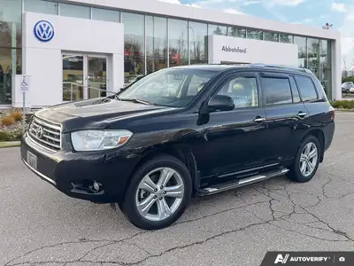 KBB.com Best Resale Value Awards. This Toyota Highlander delivers a Gas V6 3.5L/ engine powering thi...