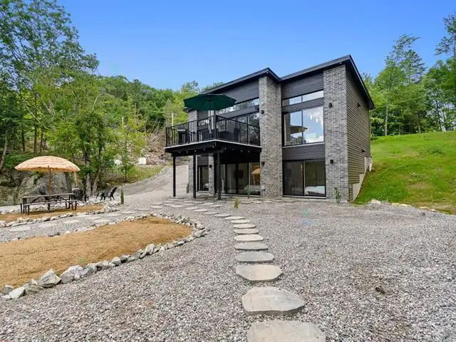 24 Ch. du Boisé Val-des-Monts, Quebec in Houses for Sale in Gatineau - Image 8