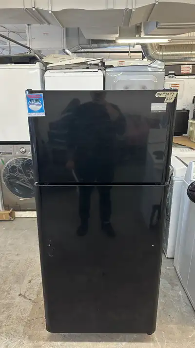3205-Réfrigérateur Frigidaire noir black top freezer fridge 30", View more