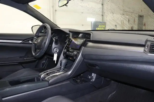 2018 Honda Civic Hatchback LX in Cars & Trucks in Saskatoon - Image 28