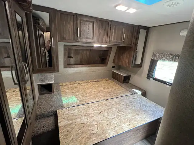 2017 KEYSTONE COUGAR 327RESWE (FINANCING AVAILABLE) in Travel Trailers & Campers in Strathcona County - Image 13