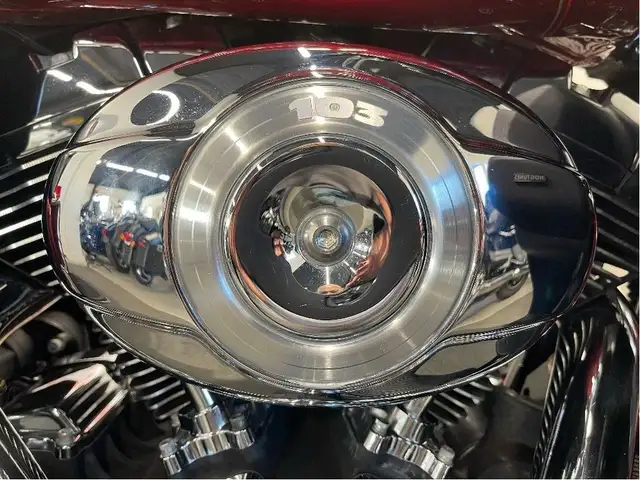 2013 Harley-Davidson Electra Glide Ultra Classic CANADIAN HARLEY in Sport Touring in North Bay - Image 14