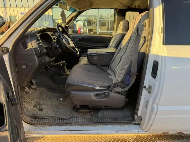 2001 DODGE RAM 3500 in Heavy Trucks in Saskatoon - Image 15