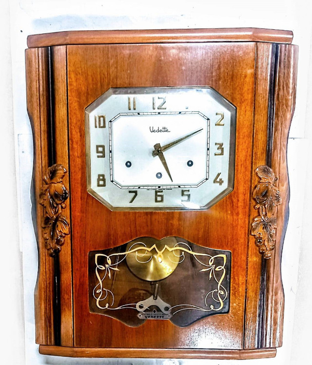 Antique Veritable Chime Vedette Westminster chime wall clock in Arts & Collectibles in Markham / York Region