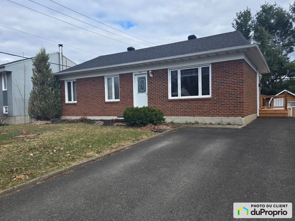 $409,900 - Bungalow for sale in St-Etienne-De-Lauzon — photo 1