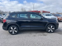 The 2024 Volkswagen Taos Comfortline is a compact SUV that offers a great balance of efficiency, pra... (image 7)