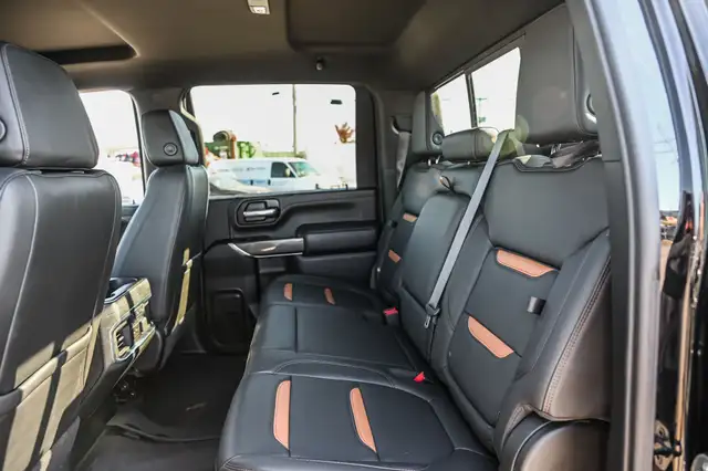 2020 GMC Sierra 2500HD AT4 AWD * Crew Cab * 6.6L V8 Duramax Dies in Cars & Trucks in City of Montréal - Image 37