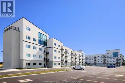 One-bedroom condo located in near to St. Clair College 7min by Bus 25, new design, open-concept livi...