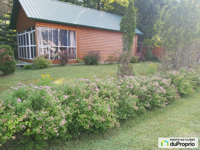 $175,000 - Cottage for sale in Lac-Aux-Sables — photo 1