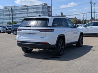 The New 2025 Jeep Grand Cherokee Limited delivers a perfect balance of refined luxury and capable pe... (image 6)