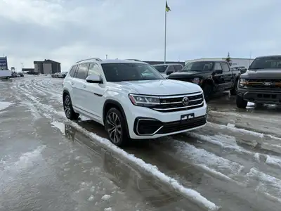 See Dealer Website for Details. Volkswagen Atlas Execline 2022 ... Engine: V6 Cylinder Engine 3.6L L...