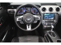 Ford Mustang EcoBoost Premium Convertible 2019 avec moteur 2.3L turbo developpant 310 HP et 350 lb-f... (image 2)