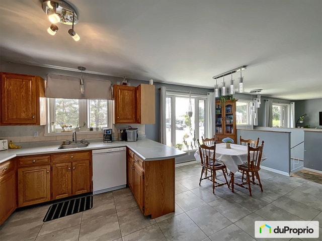 $455,000 - Bungalow for sale in Valcourt — photo 2