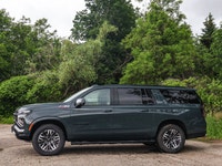6.2L V8 engine for powerful performance | 4x4 drive system for all-weather capability | Max Traileri... (image 9)