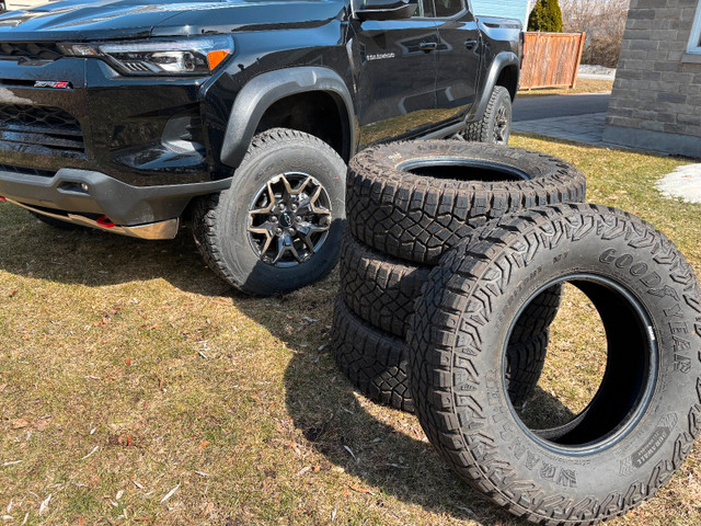 4 PNEUS GOODYEAR NEUFS LT 285 / 70R17. 121 / 118R dans Pneus et jantes  à Laval/Rive Nord