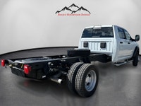 VERY RARE AND HARD TO FIND CAB CHASSIS! THIS TRUCK COMES WITH A 6.4LV8 HEMI, CLOTH BUCKET SEATS, PRE... (image 4)