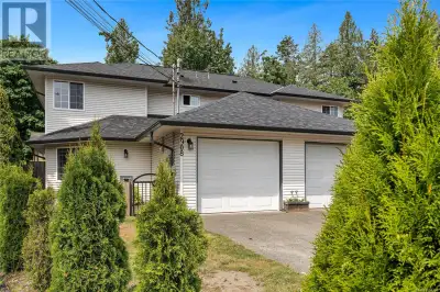 Discover a welcoming half duplex, offering a comfortable layout on a quiet road in a quaint neighbor...