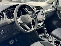 * Panoramic power sunroof * LED tail lights * Automatic LED reflector headlights with LED Daytime *... (image 4)