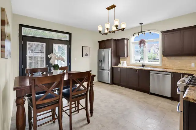 CLASSIC, FULLY FINISHED BUNGALOW - 2+1 BED, 3 BATH in Houses for Sale in Hamilton - Image 5