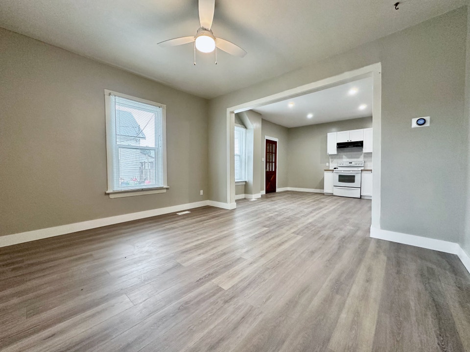 83 Green Street - 1 bed rental in central Deseronto! 5