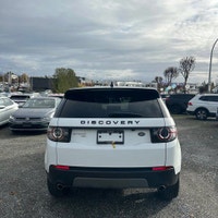 This Land Rover Discovery Sport boasts a Intercooled Turbo Premium Unleaded I-4 2.0 L/122 engine pow... (image 9)