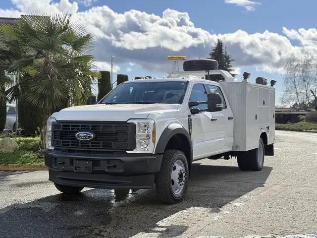2024 Ford F-550 Crew Cab 4x4 Service Truck with Welder and Compr in Heavy Trucks in City of Montréal - Image 5