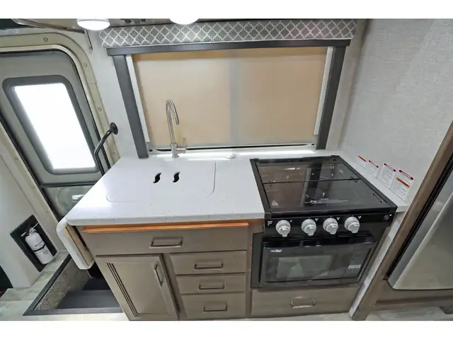 2022 Thor Motor Coach Quantum KM24 1 extension ! Sprinter Merced in RVs & Motorhomes in Laval / North Shore - Image 12