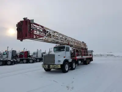 Rig #17 2001 Kenworth T800 with Ingersoll-Rand TH60 drilling rig KMS 61,734 HRS 14,345 Mast Height:...