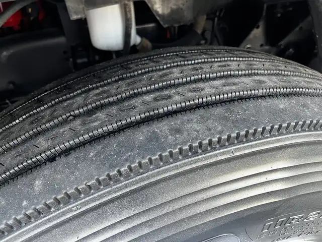 2011 Ford F750 18 Foot Cummins Manual Flatdeck in Heavy Trucks in Winnipeg - Image 53