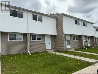 Welcome to this well-maintained two-story condo townhouse, ideally situated within walking distance...