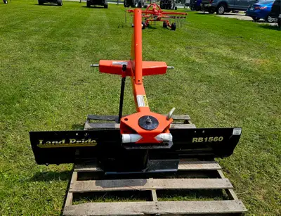 New aged rear blade for BX, B, LX and L New/Used : Used Condition : Excellent Attachment Type : 3pt...