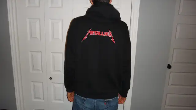 Veste à capuchon Metallica noire large in Men's in Victoriaville - Image 4