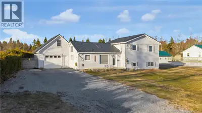 Welcome to 2360 Ocean Westway, conveniently close to the highway, making trips to West Saint John, U...