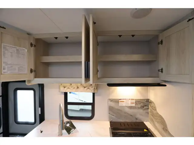 2026 Forest River Sunseeker NEUF 2500 Classe C /B+ Skirt paint + in RVs & Motorhomes in Laval / North Shore - Image 18